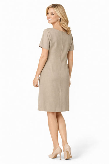 Klasiska taisna kleita