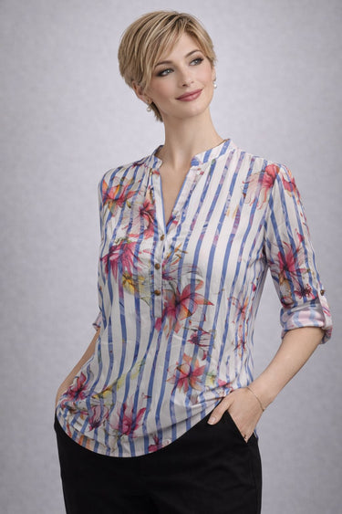 Svītraina ziedu blūze ar elegantu piegriezumu
