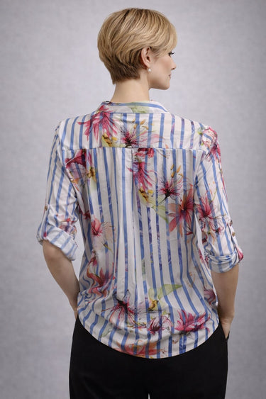 Svītraina ziedu blūze ar elegantu piegriezumu