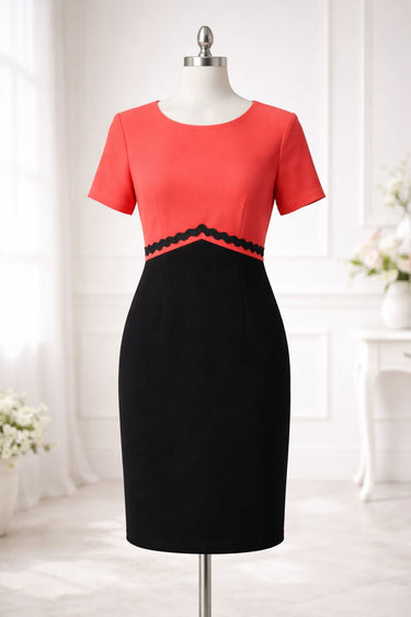 Eleganta divkrāsu kleita ar mežģīņu akcentu